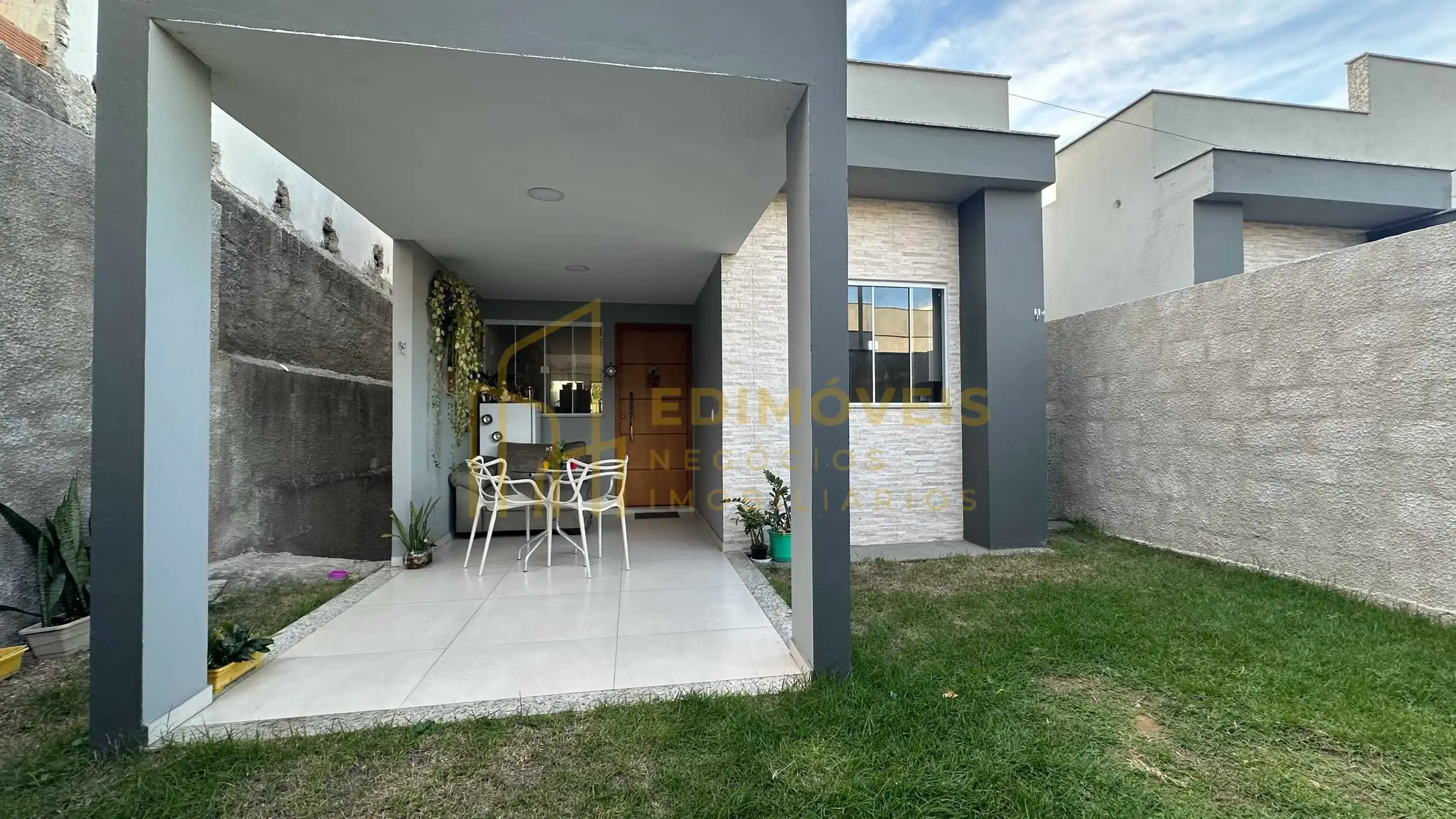 Imagem 1 de Casa Linear à Venda em Praia de Carapebus – Serra/ES | 3 Quartos com Suíte
