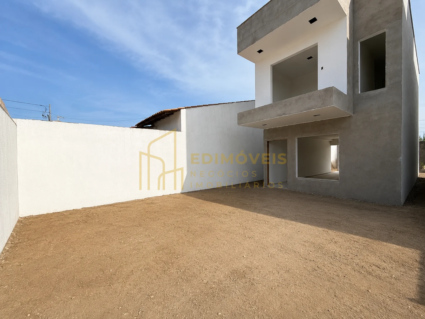 Imagem 1 de DUPLEX MODERNA NO CENTRO DA SERRA | 3 QUARTOS, 2 SUÍTES E QUINTAL PRIVATIVO