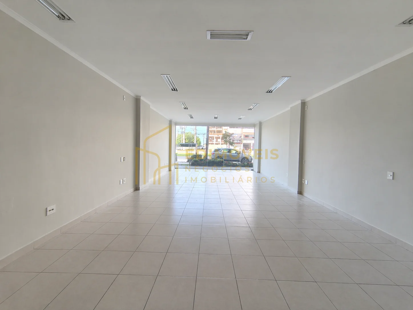 Imagem 1 de Loja Térrea no Ventura Office | 70m² em Localização Estratégica para Investir.