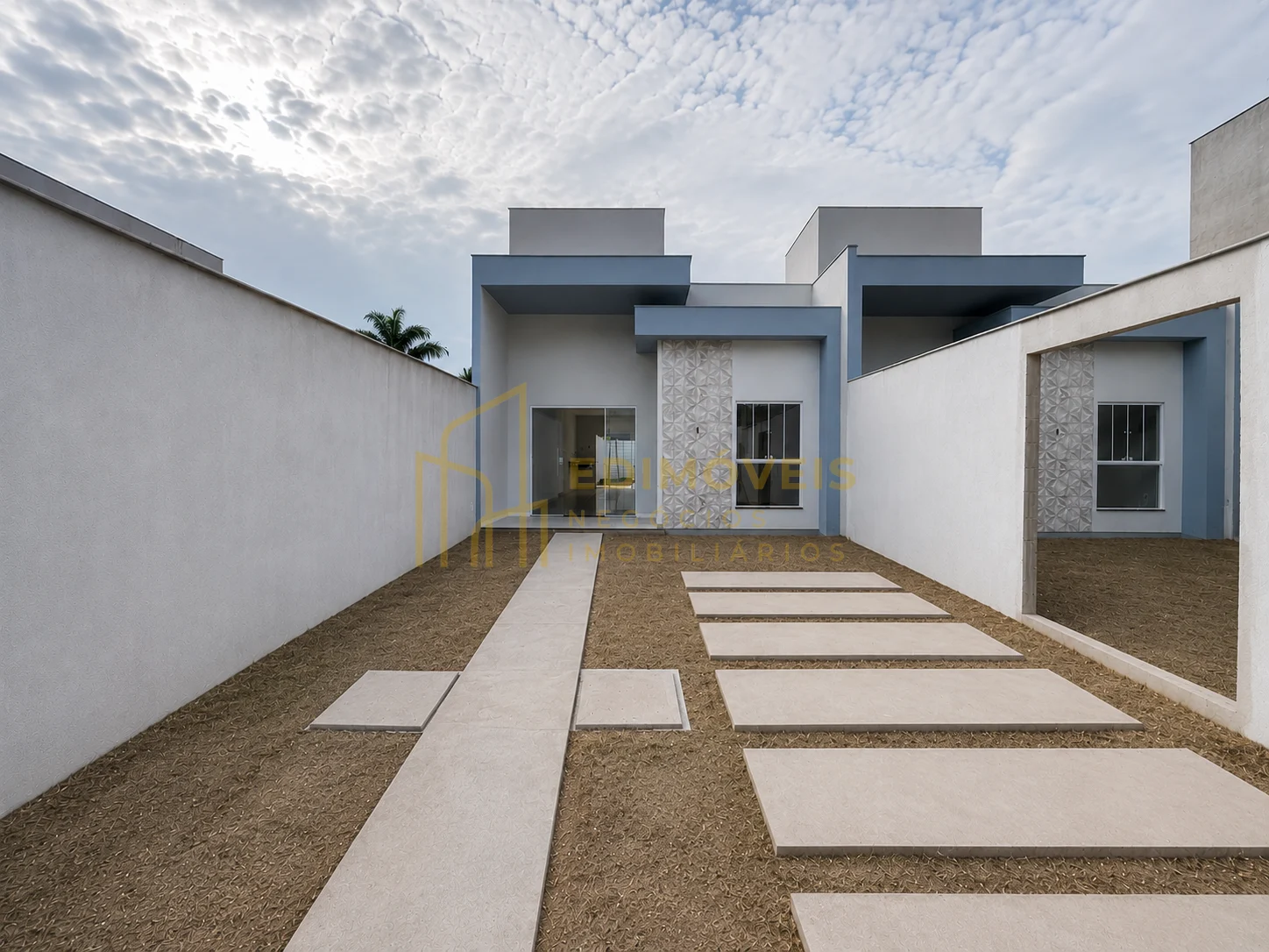 Imagem 1 de Casa Linear com 2 Quartos (1 Suíte) e Quintal Amplo à Venda Próxima à Praia de Jacaraípe
