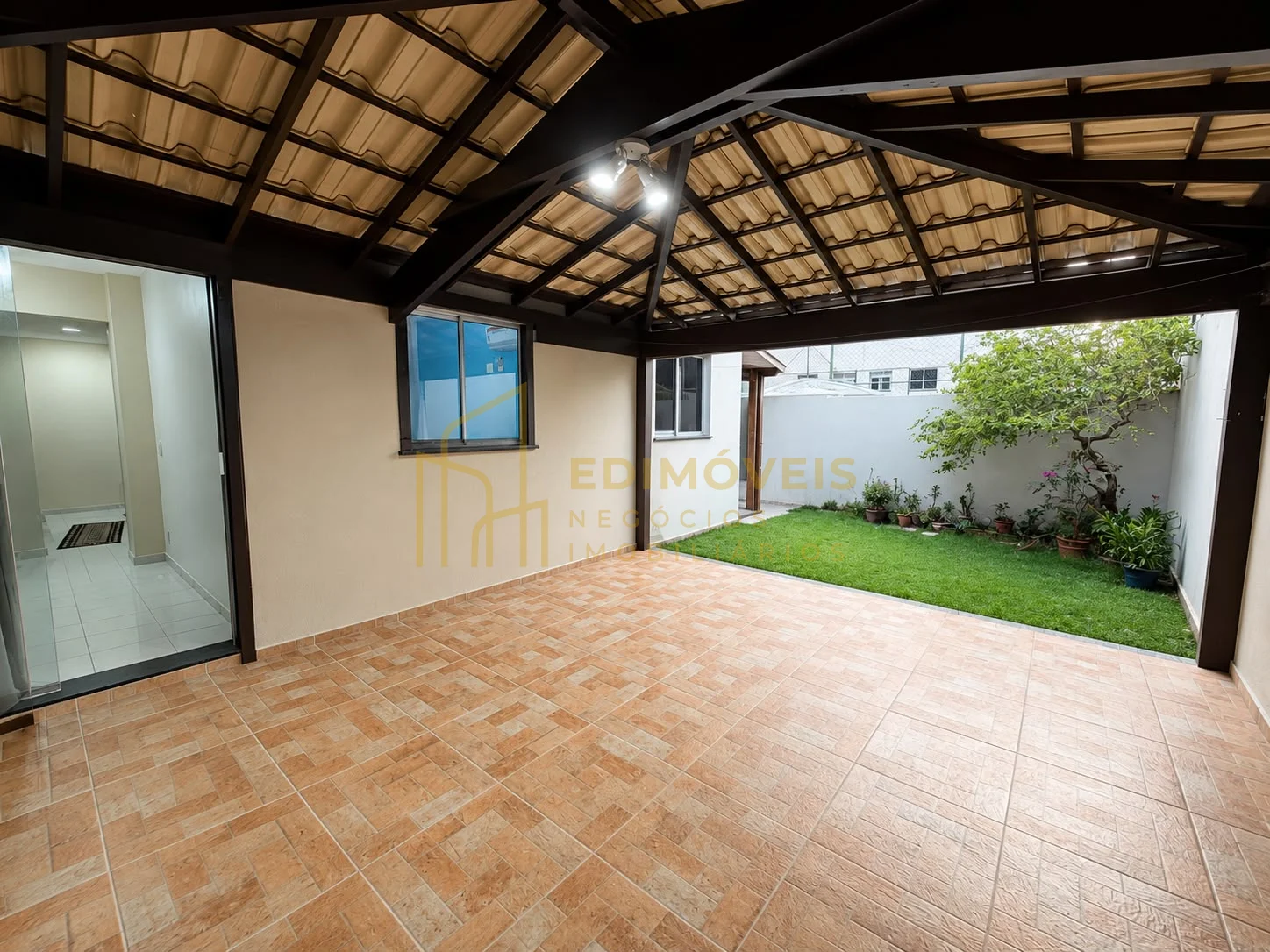 Imagem 1 de  APARTAMENTO TÉRREO COM QUINTAL DE 35M² | 2+1 QUARTOS