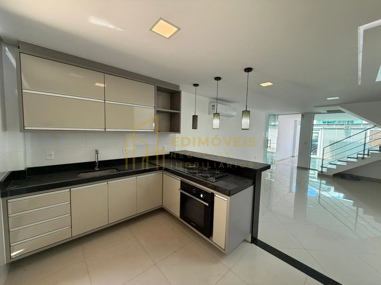 Imagem 1 de Linda casa em Colina de Laranjeiras!