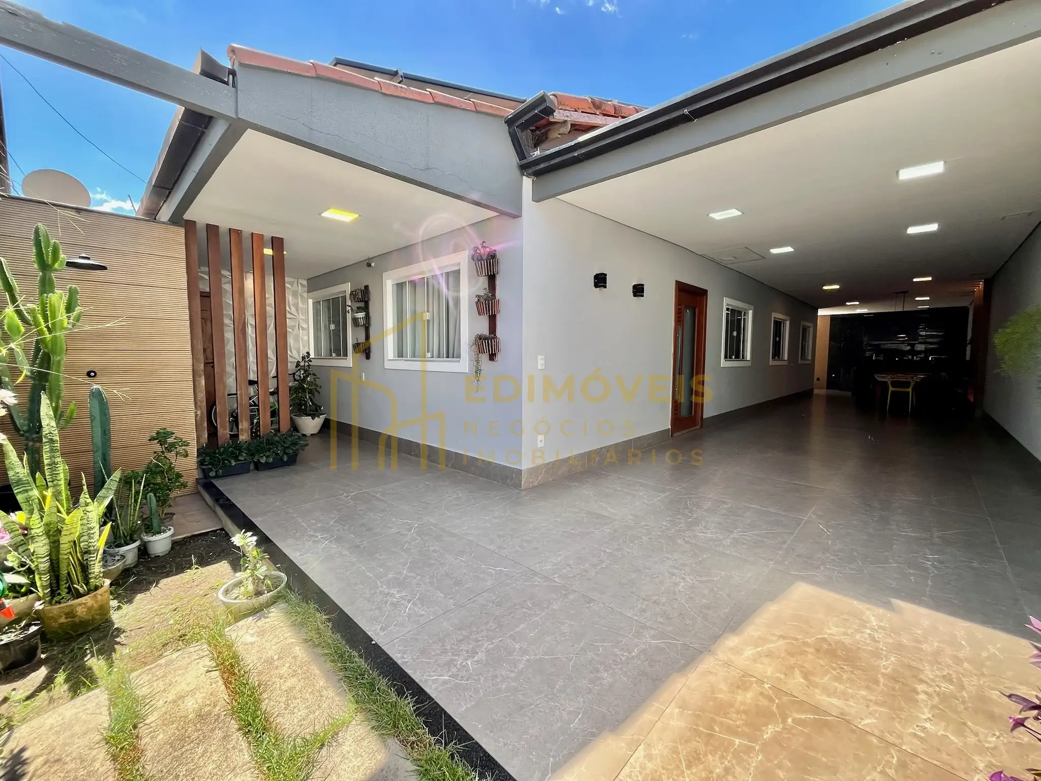 Imagem 1 de Lindíssima Casa Linear de 4Q c/Suite e Espaço gourmet em Colina de Laranjeiras