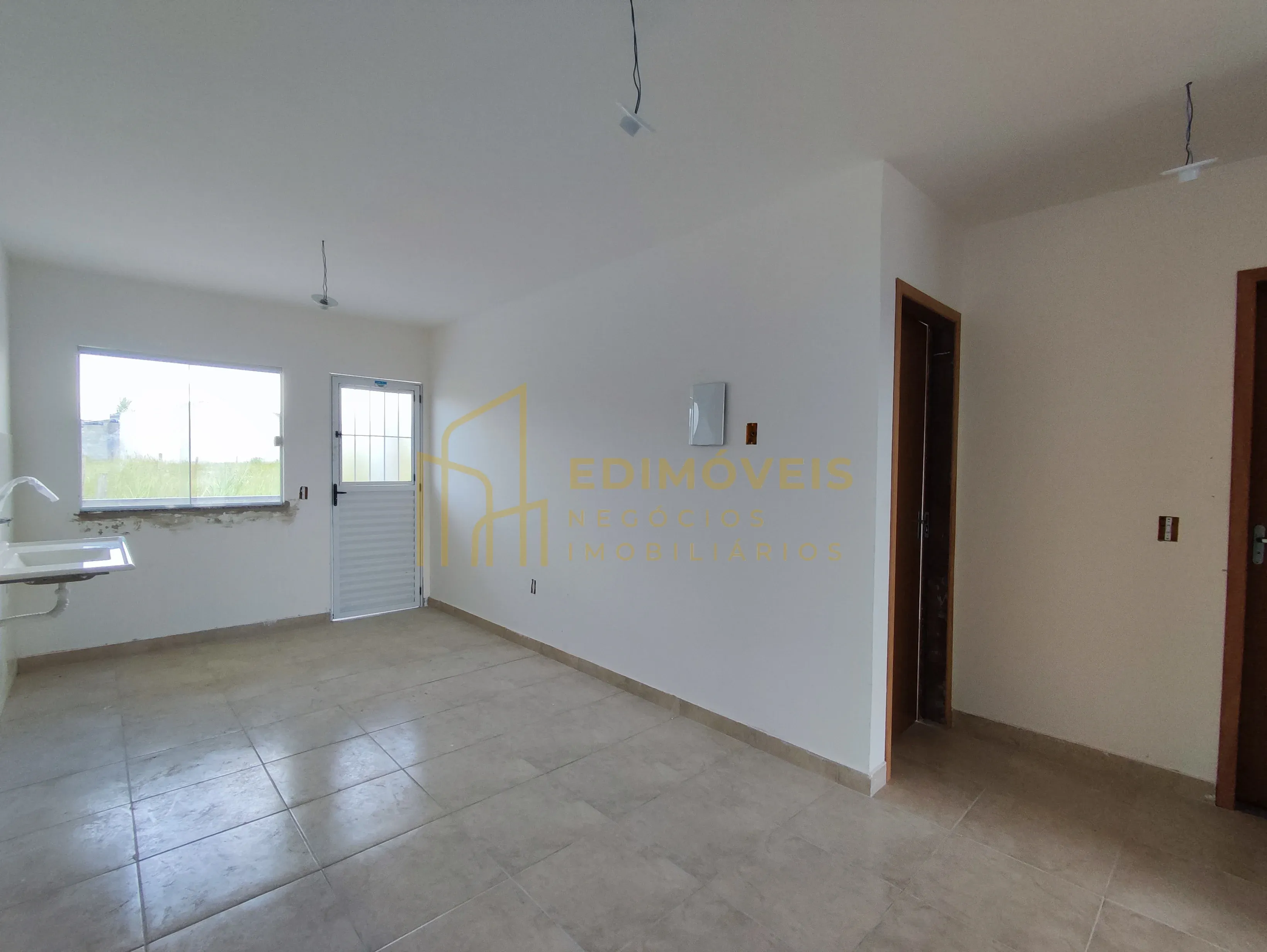 Imagem 1 de Casa 2 quartos no segundo pavimento - Apto a utilizar 20Mil de subsídio.