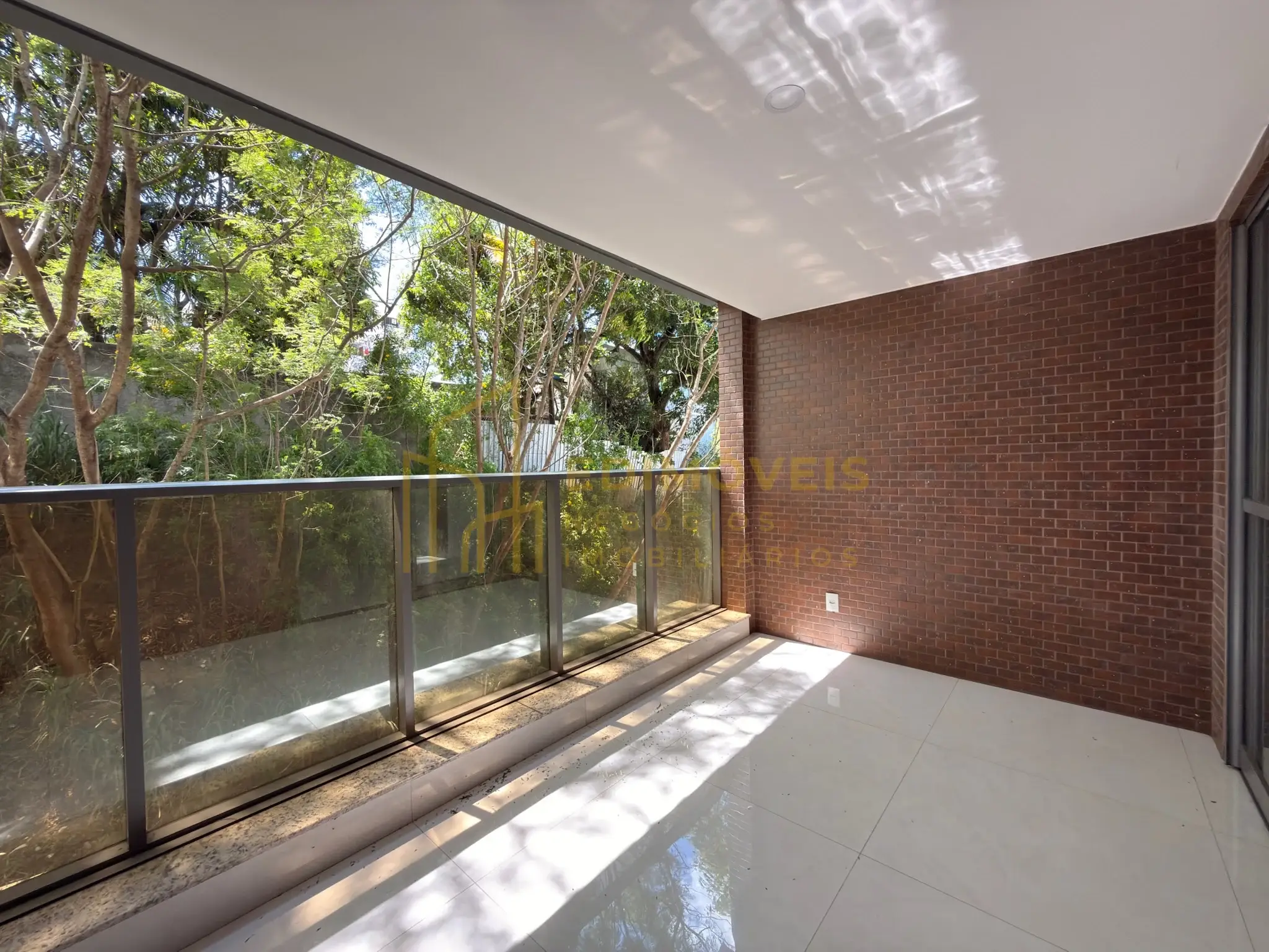 Imagem 1 de APARTAMENTO 2 QUARTOS COM 2 VARANDAS – PRIVACIDADE RARA EM JARDIM CAMBURI | ARGO CAMBURI