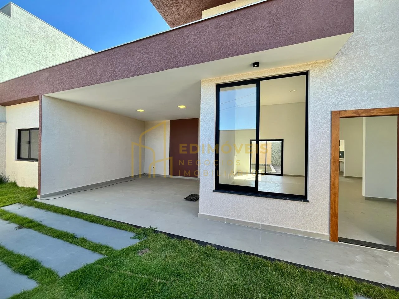 Imagem 1 de Casa Linear de Alto Padrão no Yahoo Residence - 3 Suítes - 210 m² Construídos